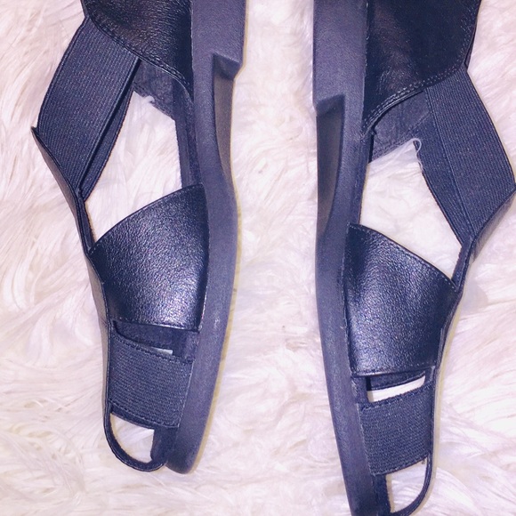 Black Leather Sandals.size 9 - Picture 5 of 11